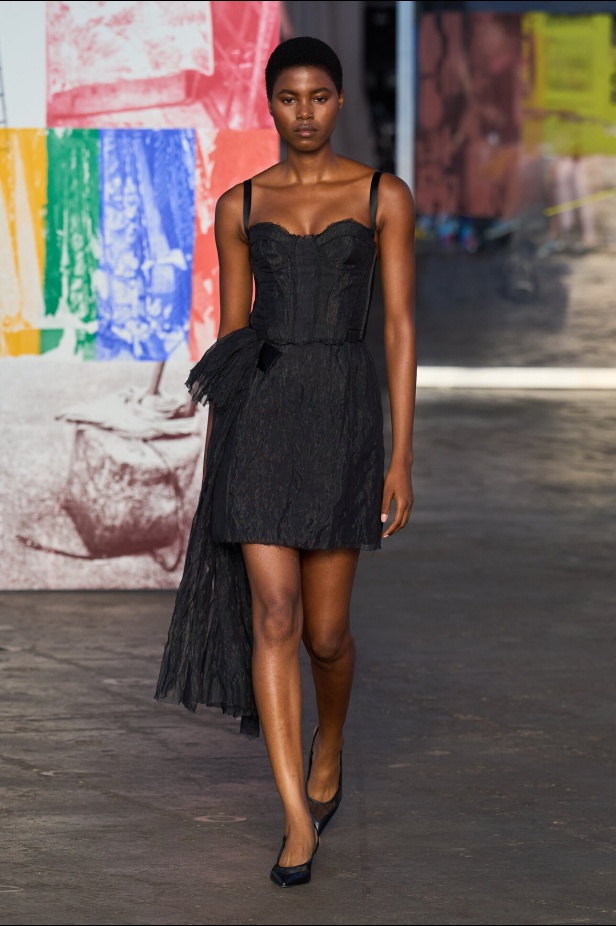 عرض أزياء Jason Wu لربيع وصيف 2026