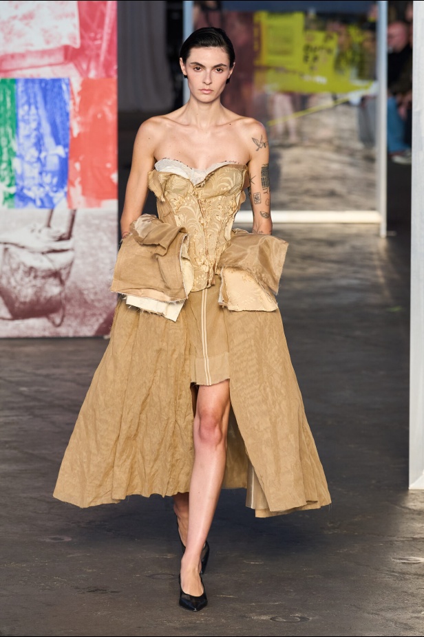 عرض أزياء Jason Wu لربيع وصيف 2026