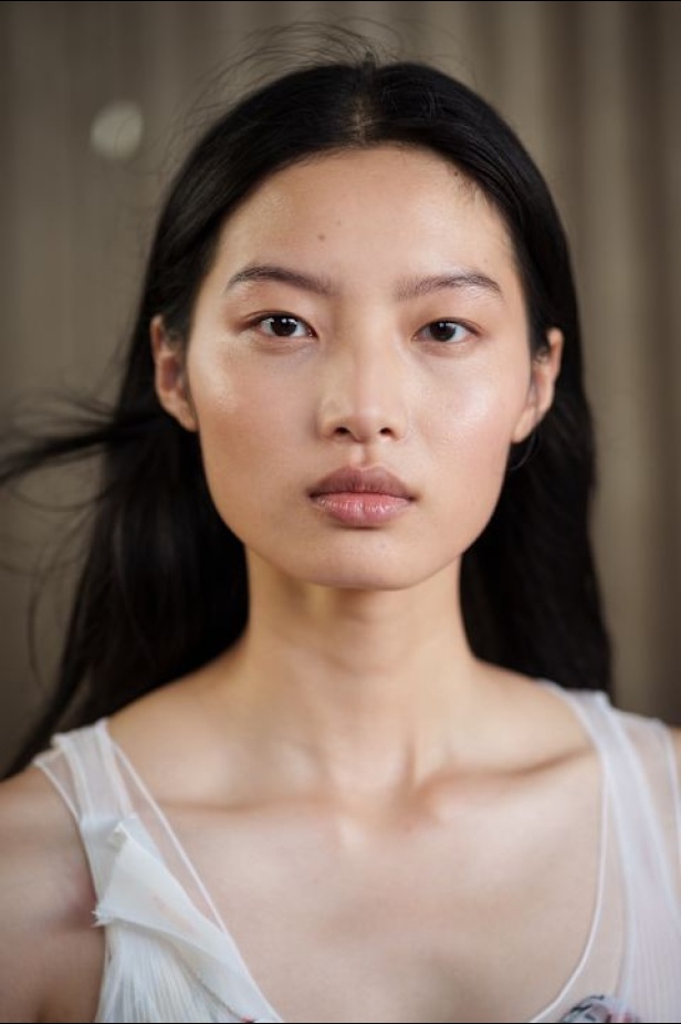 عرض أزياء Jason Wu لربيع وصيف 2026