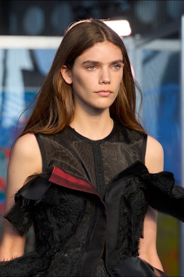 عرض أزياء Jason Wu لربيع وصيف 2026