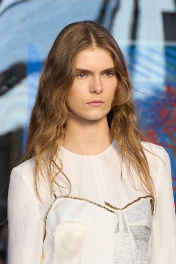 عرض أزياء Jason Wu لربيع وصيف 2026