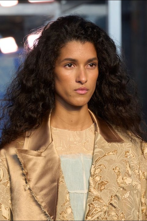 عرض أزياء Jason Wu لربيع وصيف 2026