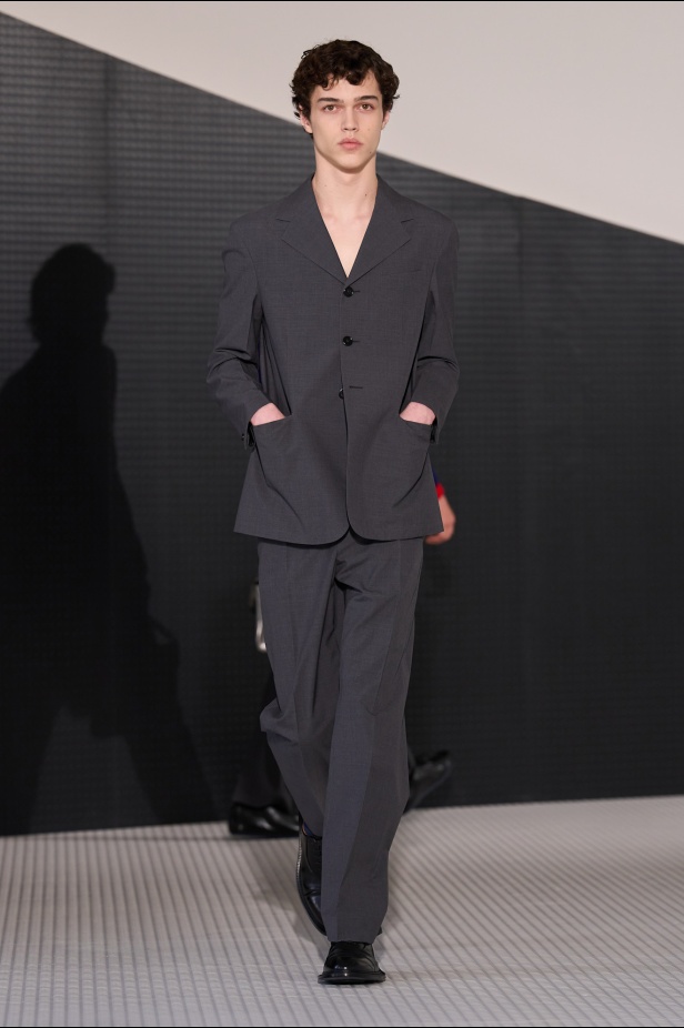 البساطة تتجلّى في مجموعة "سيمون بيلوتي" الأولى لعلامة "جيل ساندر"