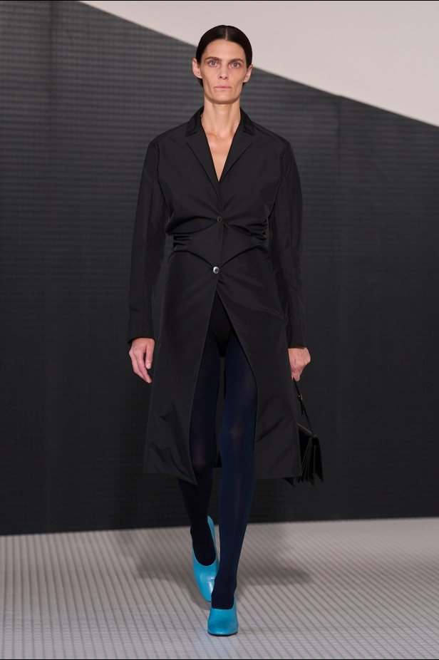 البساطة تتجلّى في مجموعة "سيمون بيلوتي" الأولى لعلامة "جيل ساندر"