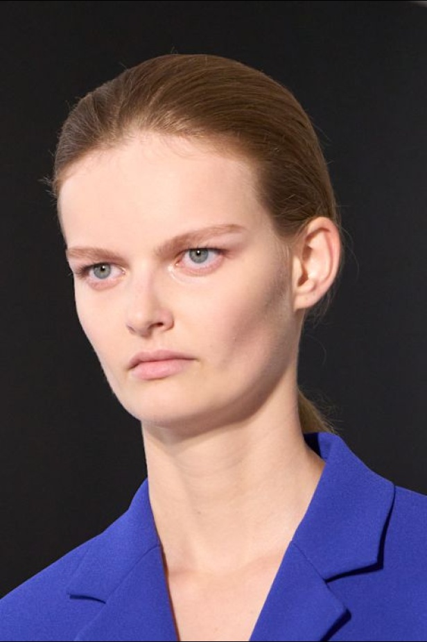 البساطة تتجلّى في مجموعة "سيمون بيلوتي" الأولى لعلامة "جيل ساندر"