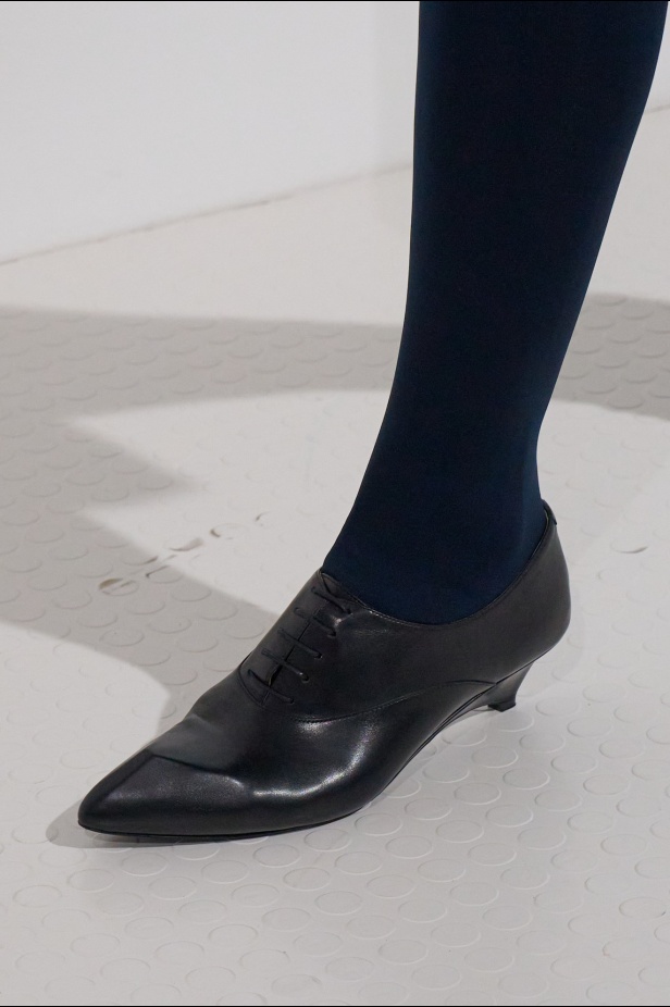 البساطة تتجلّى في مجموعة "سيمون بيلوتي" الأولى لعلامة "جيل ساندر"