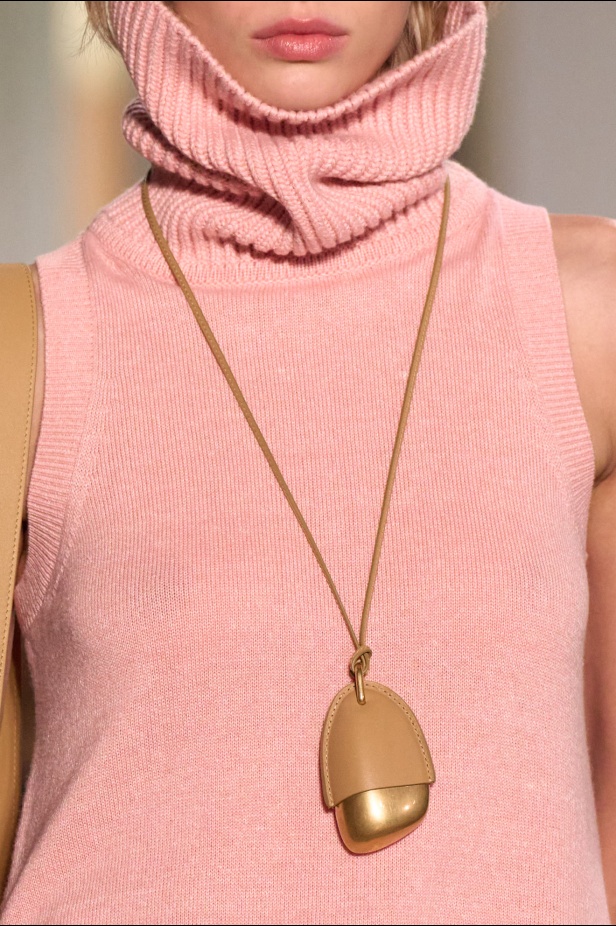 مجموعة مايكل كورس فلسفة قائمة على الجمال الطبيعي