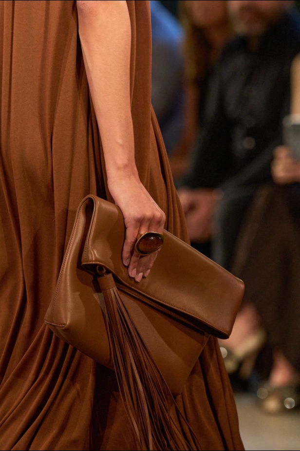 مجموعة مايكل كورس فلسفة قائمة على الجمال الطبيعي