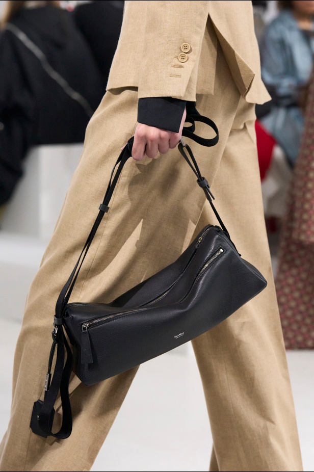 مجموعة Max Mara لربيع وصيف 2026 تجسّد أسلوب "الروكوكو" بلمسة عصرية