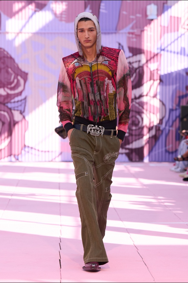 مجموعة اوف وايت لموسم ربيع 2026 بعنوان Pop Romance