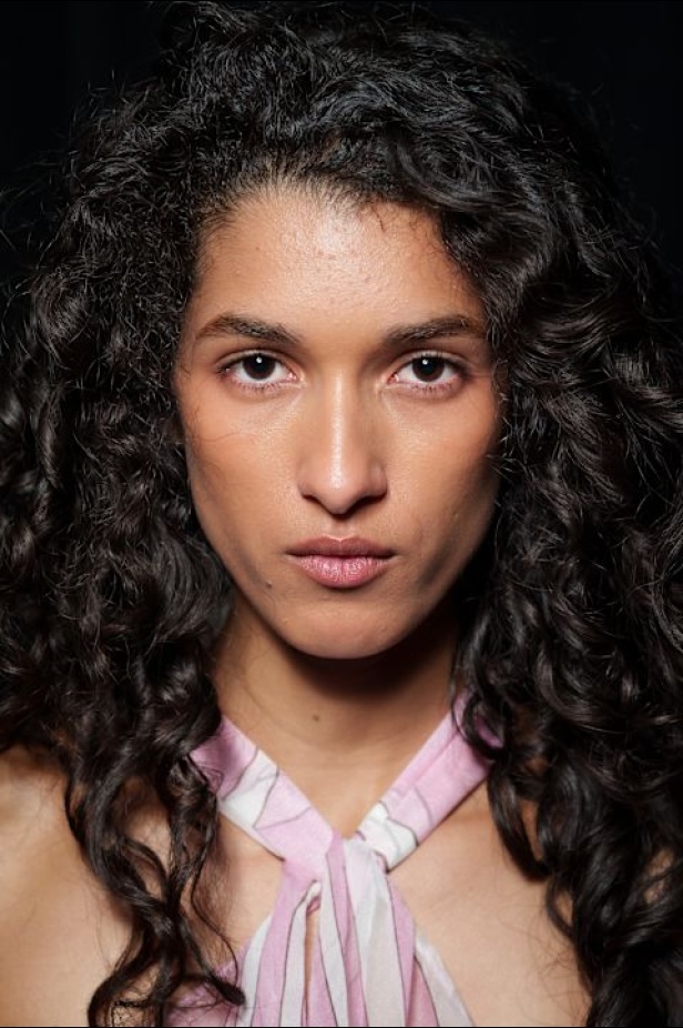 مجموعة اوف وايت لموسم ربيع 2026 بعنوان Pop Romance