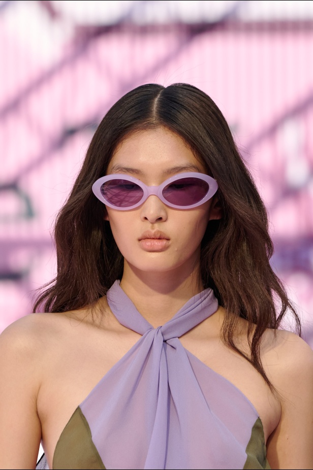 مجموعة اوف وايت لموسم ربيع 2026 بعنوان Pop Romance