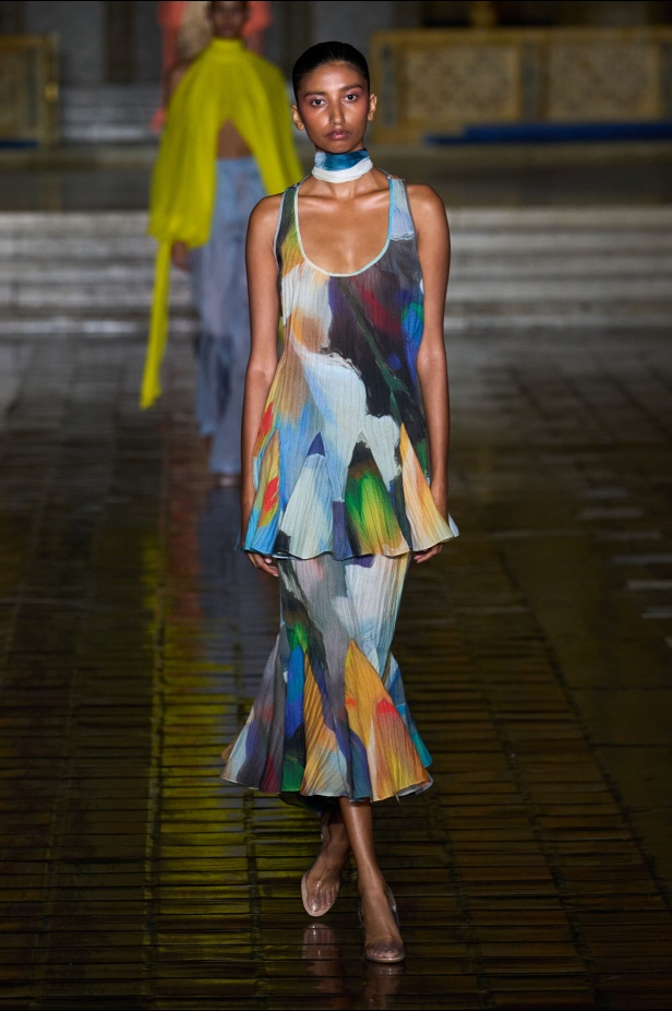 عرض أزياء مجموعة Prabal Gurung لربيع وصيف 2026