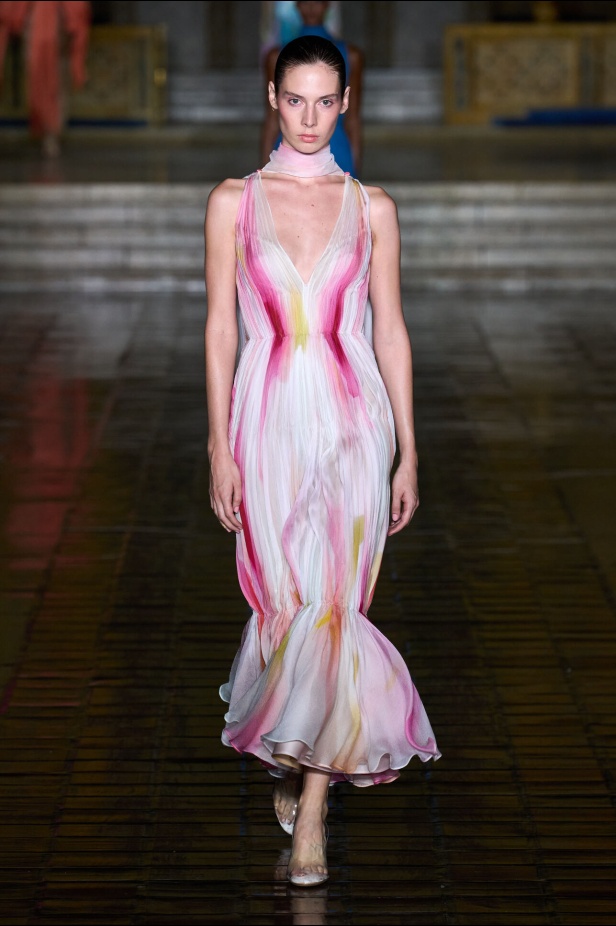 عرض أزياء مجموعة Prabal Gurung لربيع وصيف 2026