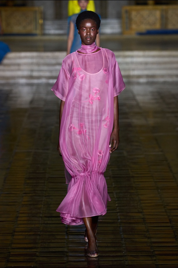 عرض أزياء مجموعة Prabal Gurung لربيع وصيف 2026