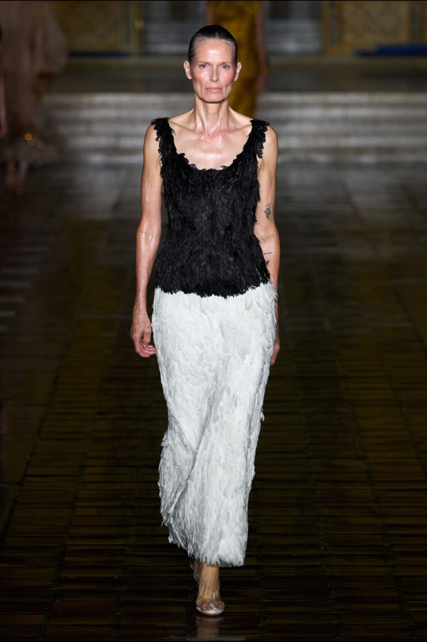 عرض أزياء مجموعة Prabal Gurung لربيع وصيف 2026