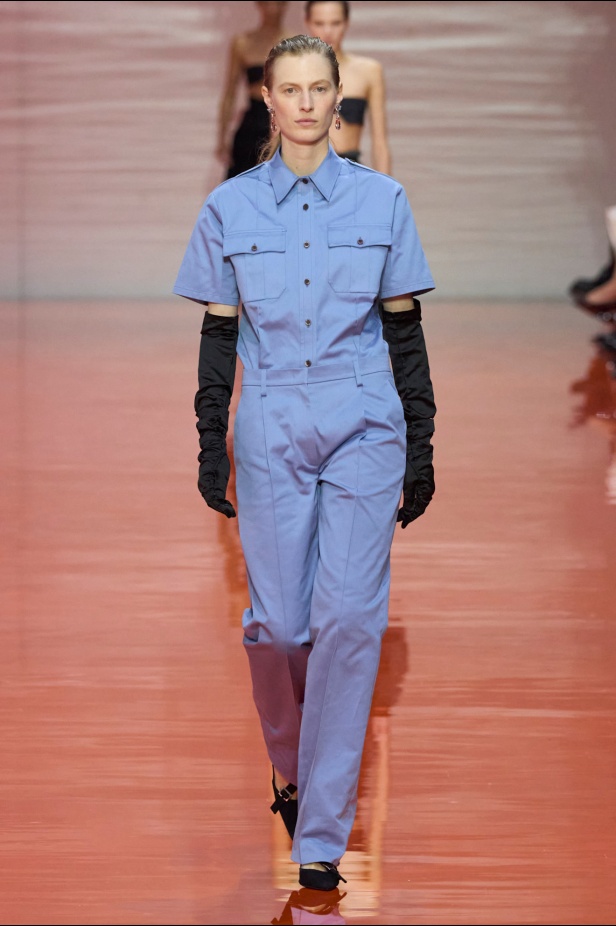  الأناقة الهادئة أبرز سمات مجموعة برادا لموسم ربيع 2026