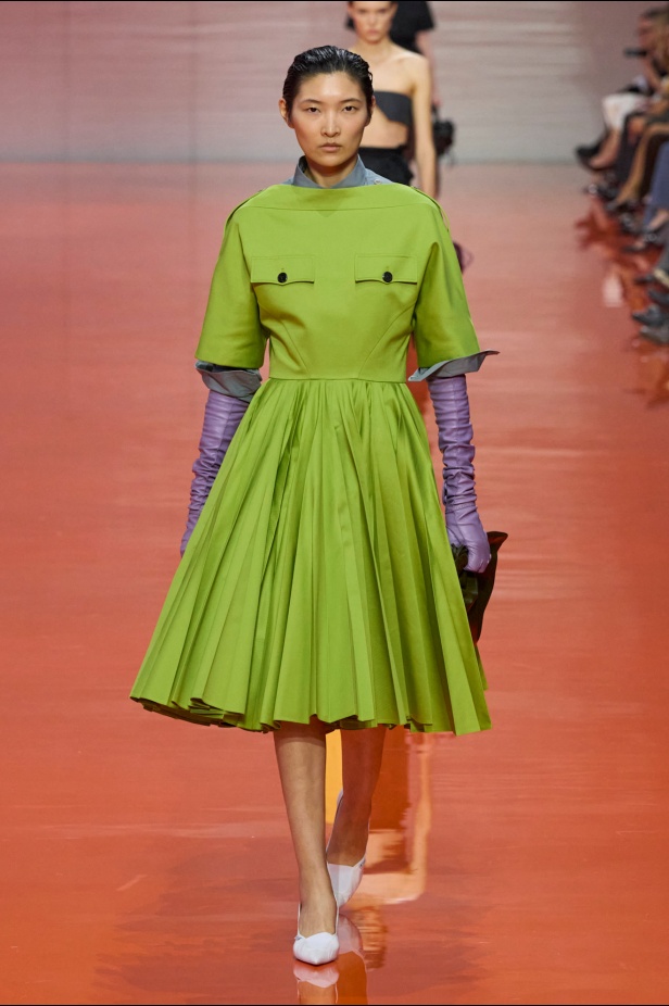  الأناقة الهادئة أبرز سمات مجموعة برادا لموسم ربيع 2026