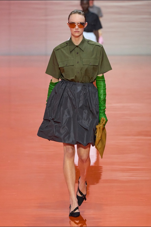  الأناقة الهادئة أبرز سمات مجموعة برادا لموسم ربيع 2026