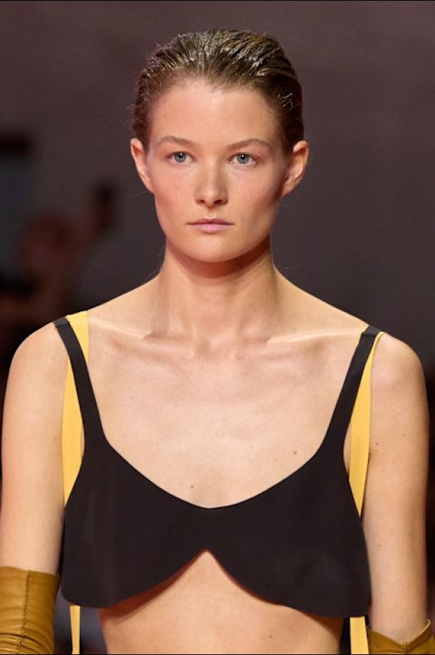 عرض برادا لموسم ربيع وصيف 2026