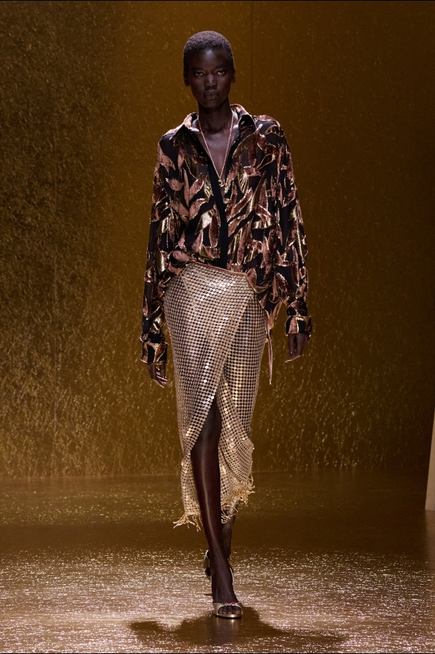 من كيليوباترا إلى جين بيركين مجموعة روبيرتو كافالي لموسم ربيع وصيف 2026