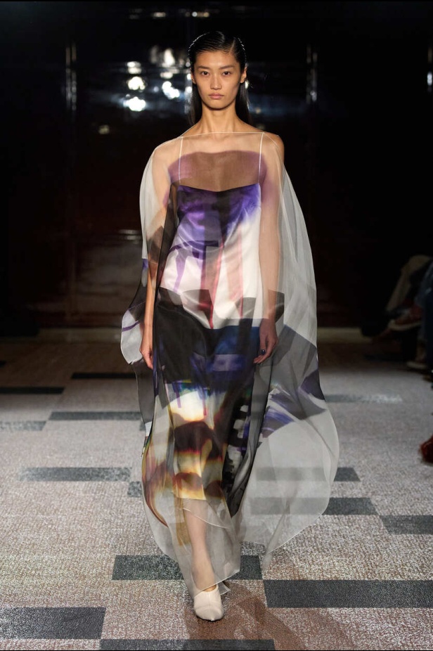 مجموعة Roksanda لموسم ربيع وصيف 2026 في لندن