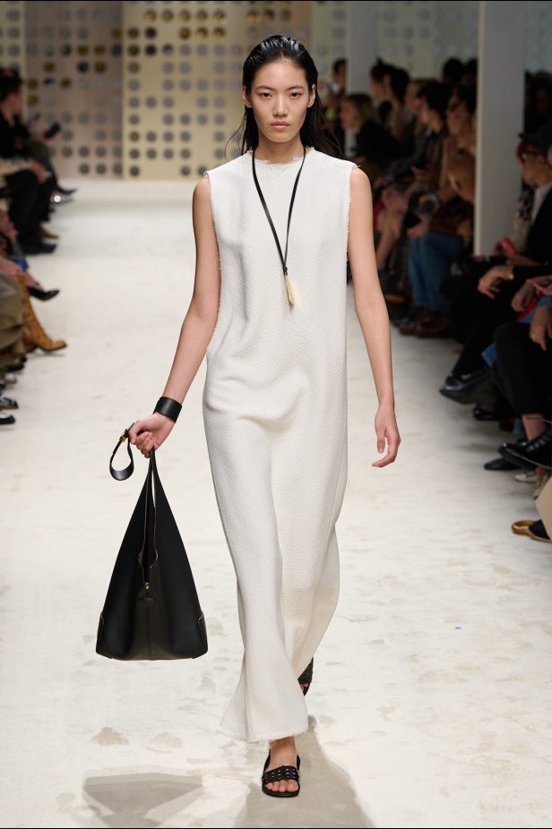 في Tod’s ربيع وصيف 2026 تتجلى الحِرفة الإيطالية والهوية المتفردة كرسالة