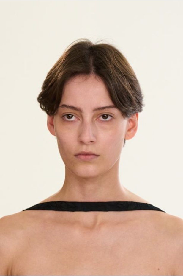 مجموعة "إميليا ويكستيد" لربيع وصيف 2026