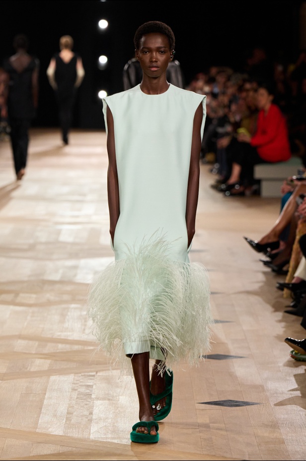 حين عاد النبض إلى "بالنسياغا": مجموعة ربيع و صيف 2026 للملابس الجاهزة