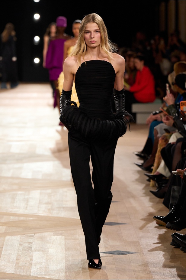 حين عاد النبض إلى "بالنسياغا": مجموعة ربيع و صيف 2026 للملابس الجاهزة