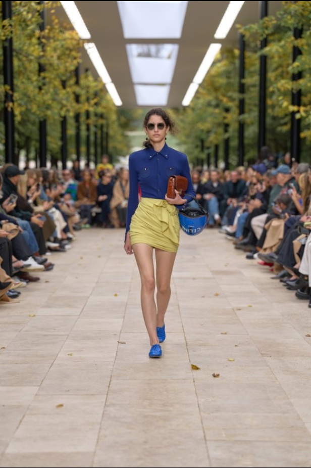 استمرارية الأناقة بروحها الباريسية في مجموعة Celine ربيع وصيف 2026 للملابس الجاهزة