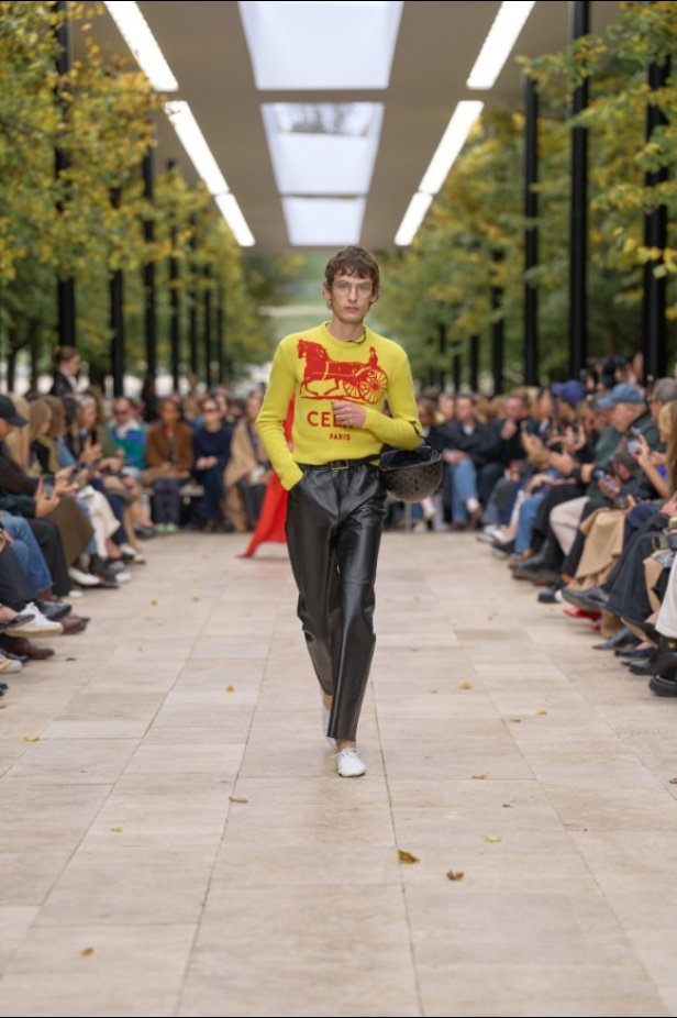 استمرارية الأناقة بروحها الباريسية في مجموعة Celine ربيع وصيف 2026 للملابس الجاهزة