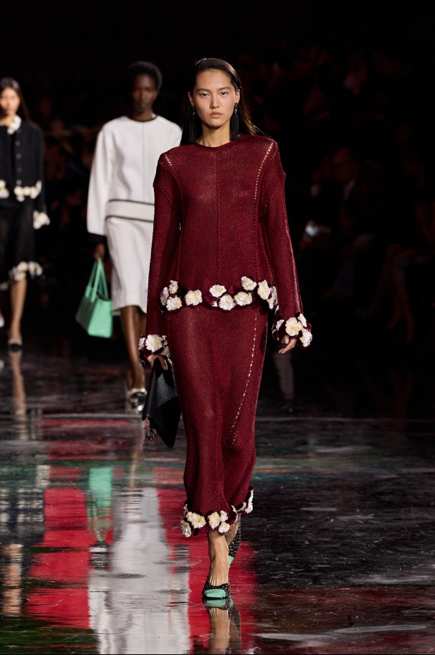 "ماثيو بلازي" يعيد كتابة شفرات "شانيل" بين الكواكب ويُطلق الدار إلى مدار جديد