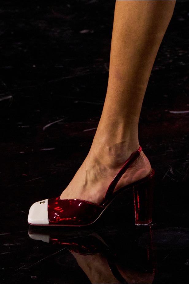 "ماثيو بلازي" يعيد كتابة شفرات "شانيل" بين الكواكب ويُطلق الدار إلى مدار جديد