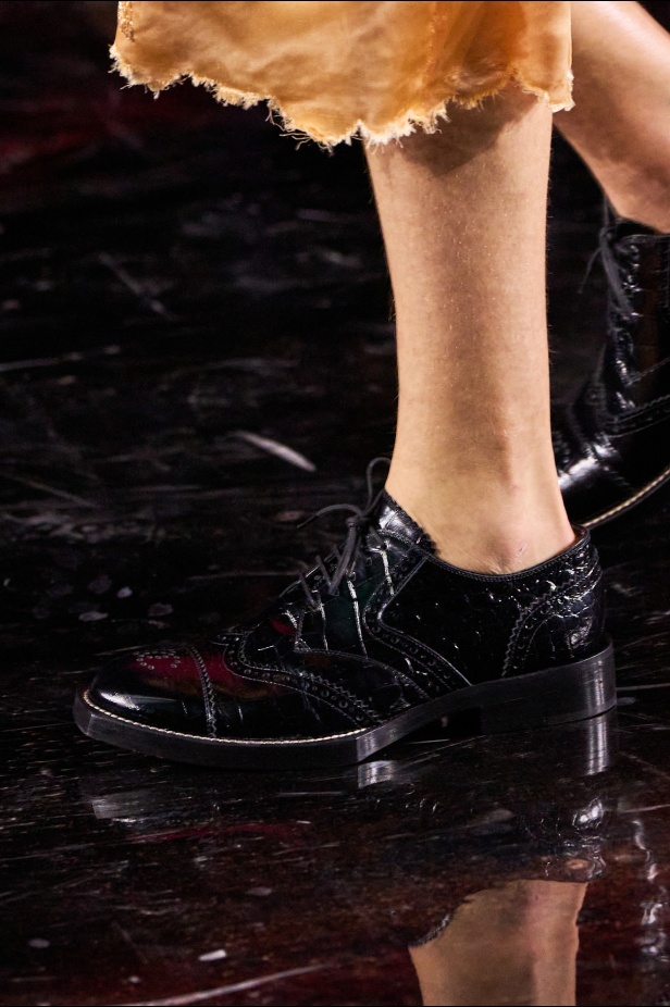 "ماثيو بلازي" يعيد كتابة شفرات "شانيل" بين الكواكب ويُطلق الدار إلى مدار جديد