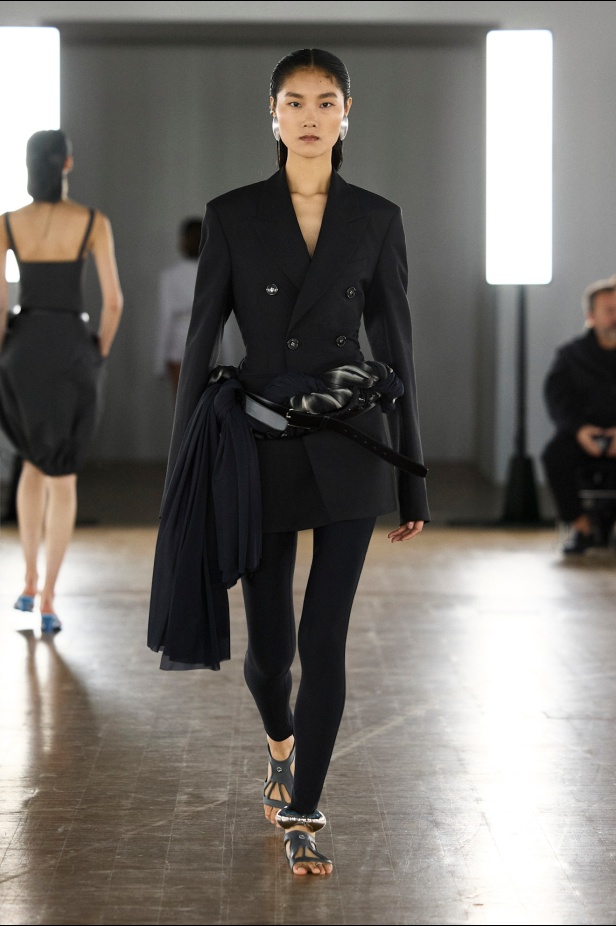 مجموعة Coperni لربيع وصيف 2026... تصاميم تشعرك بالراحة