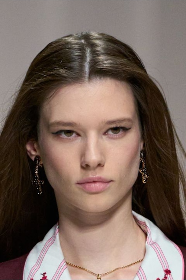 مجموعة غير تقليدية قدّمتها دار Dolce & Gabbana لربيع وصيف 2026 في ميلانو