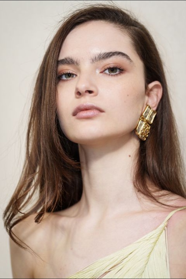 مجموعة إيلي صعب لربيع 2026