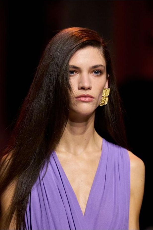 مجموعة إيلي صعب لربيع 2026