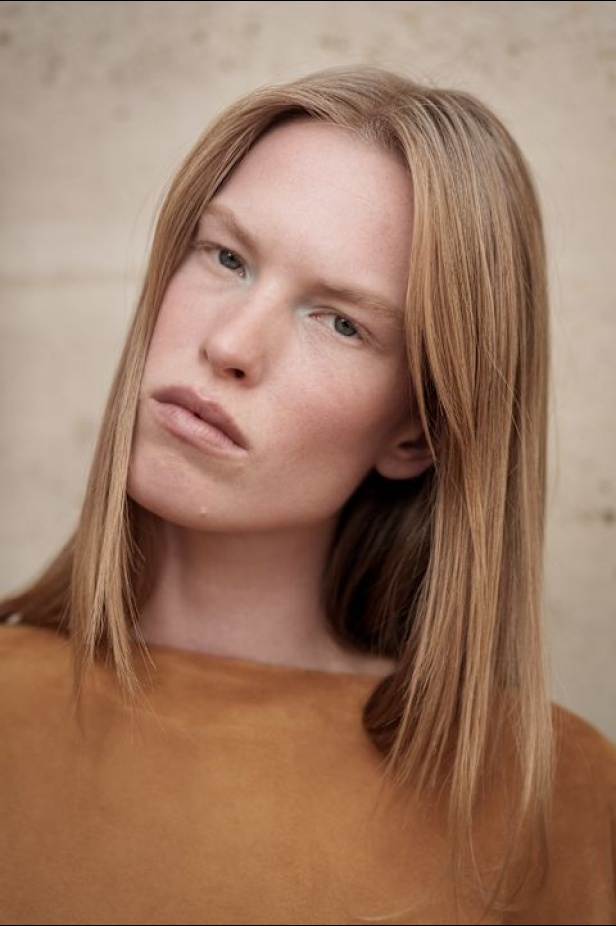 غابرييلا هيرست  في مجموعة ربيع 2026