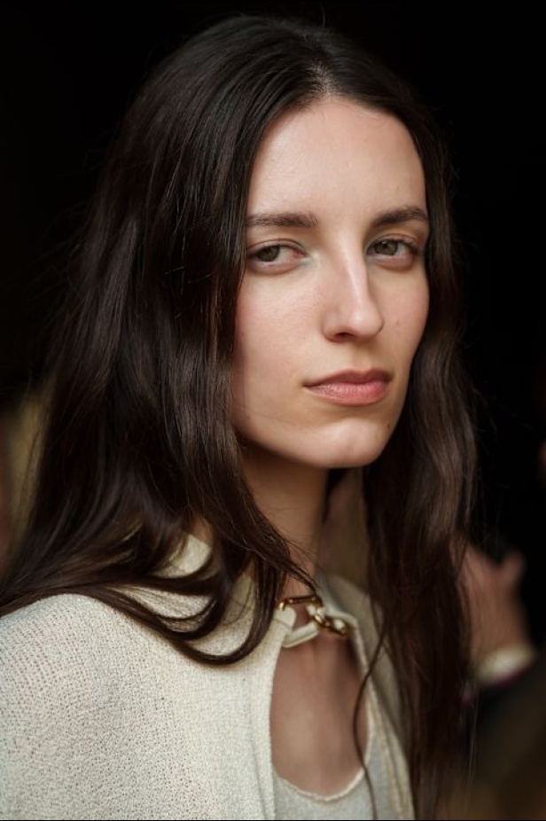 غابرييلا هيرست  في مجموعة ربيع 2026