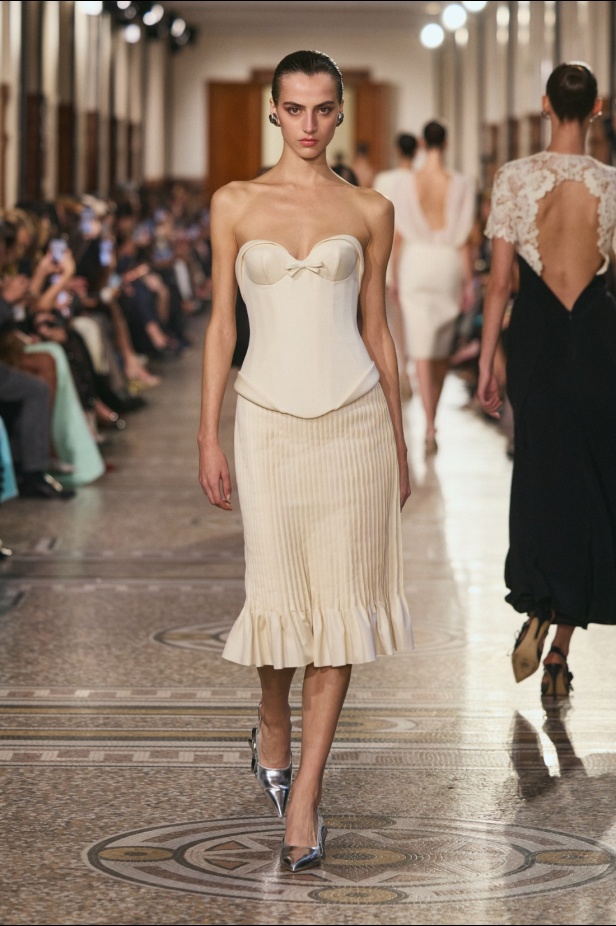 مجموعة جورج حبيقة لربيع وصيف 2026: أناقة تنبض في تصاميم تتحدى الزمن