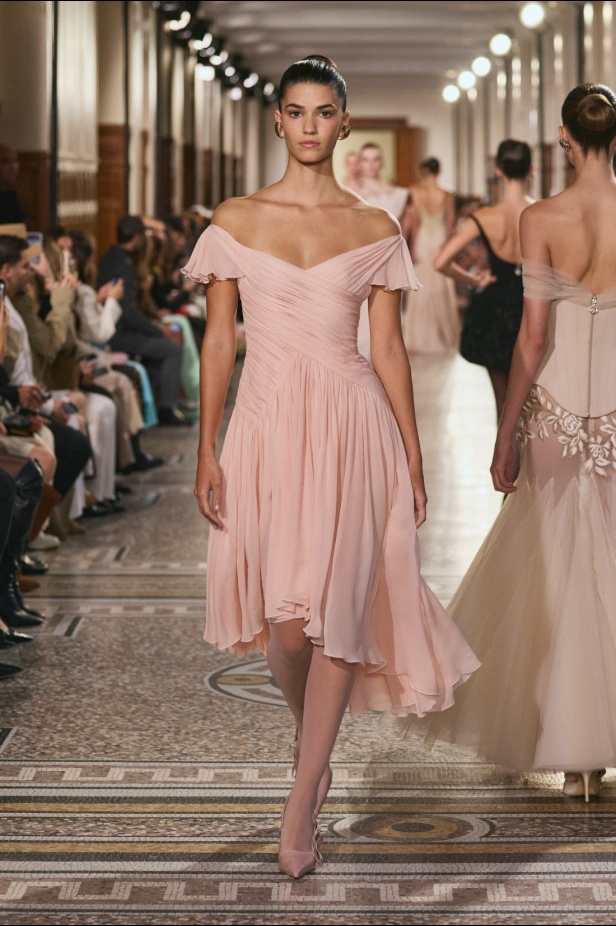 مجموعة جورج حبيقة لربيع وصيف 2026: أناقة تنبض في تصاميم تتحدى الزمن