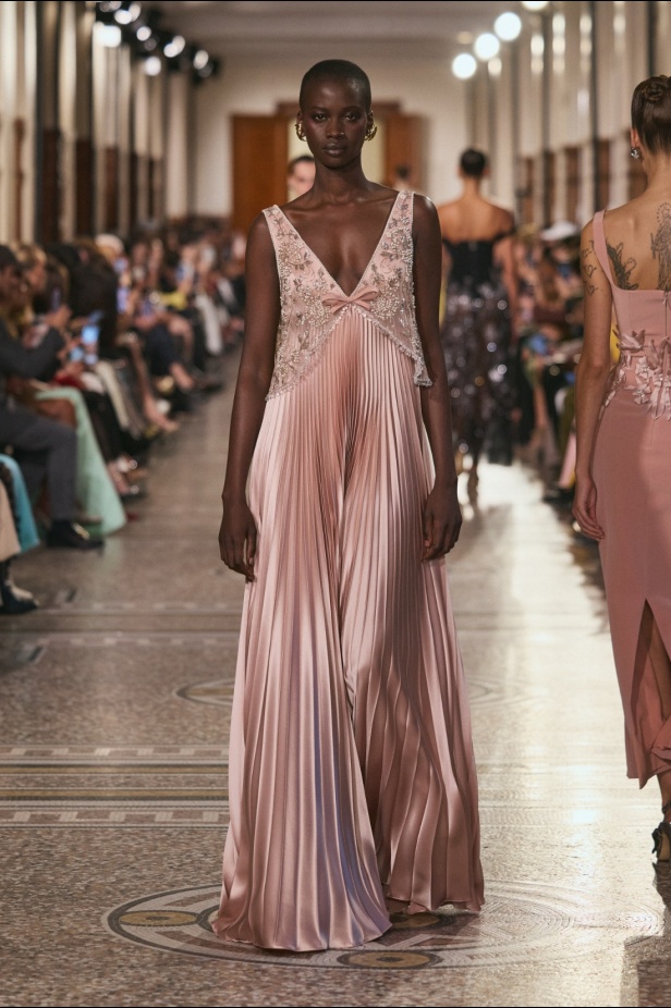 مجموعة جورج حبيقة لربيع وصيف 2026: أناقة تنبض في تصاميم تتحدى الزمن