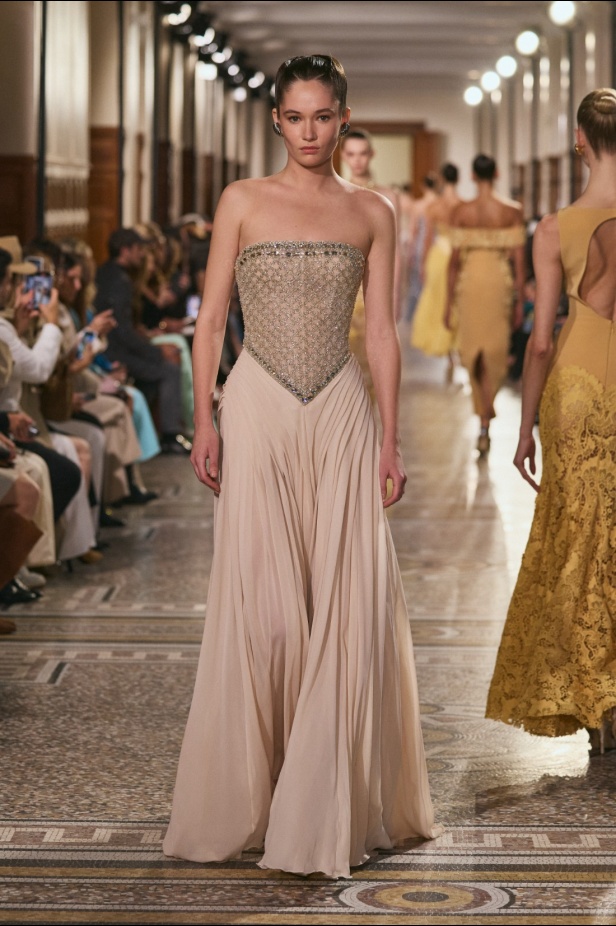 مجموعة جورج حبيقة لربيع وصيف 2026: أناقة تنبض في تصاميم تتحدى الزمن