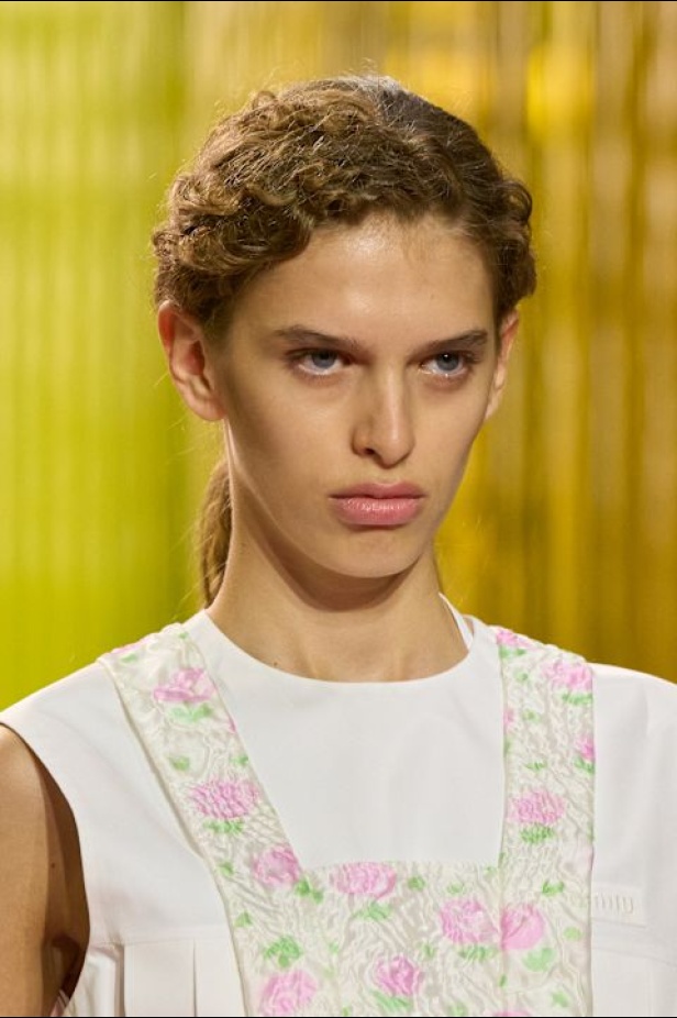 مجموعة ميو ميو لربيع وصيف 2026