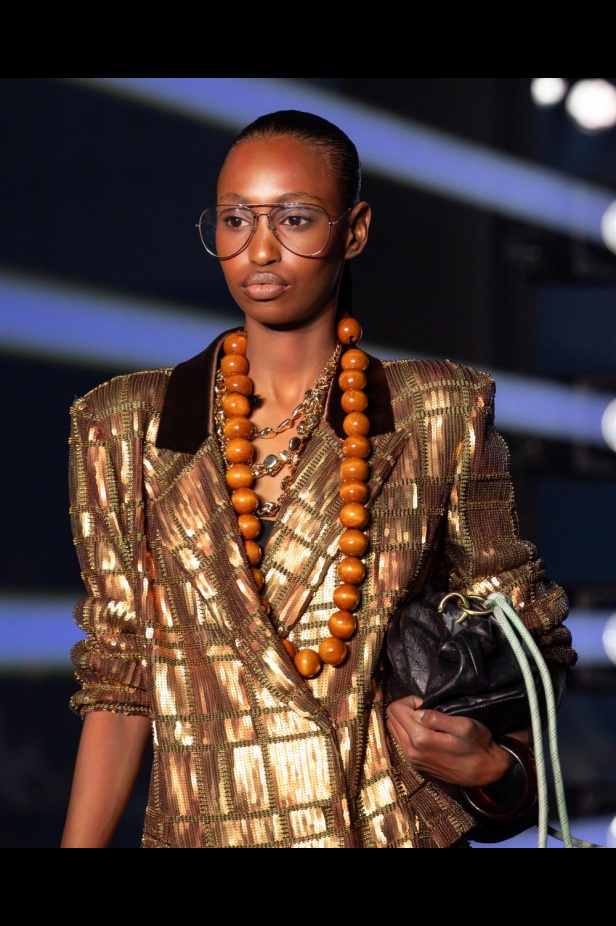 علامة 1886 تقدّم مجموعتها "Capital Affair" في أسبوع الأزياء في الرياض 2025: القوة في الأزياء من منظورٍ جيل المستقبل