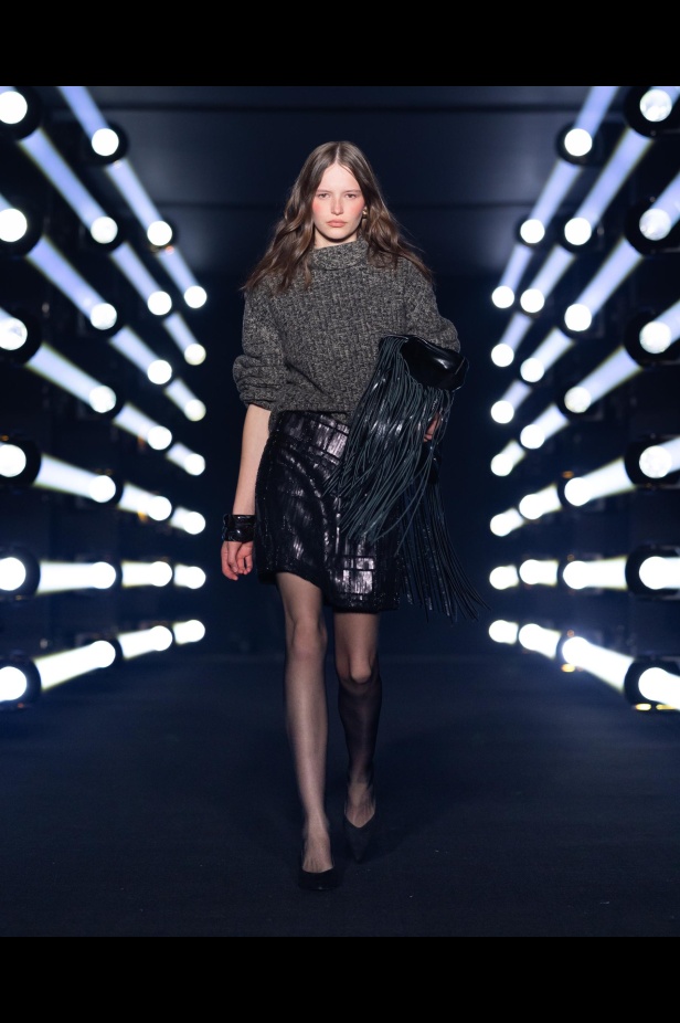 علامة 1886 تقدّم مجموعتها "Capital Affair" في أسبوع الأزياء في الرياض 2025: القوة في الأزياء من منظورٍ جيل المستقبل