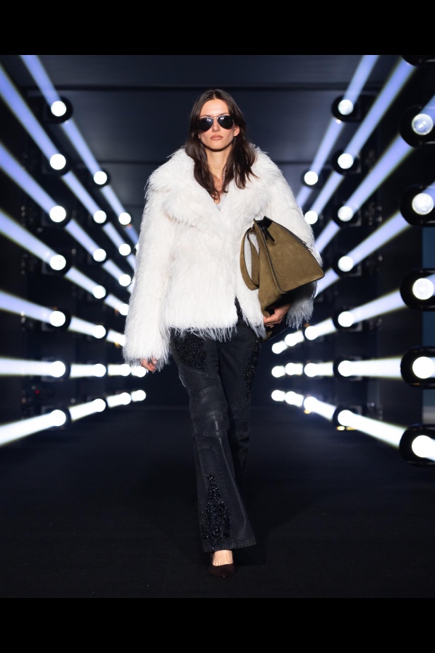 علامة 1886 تقدّم مجموعتها "Capital Affair" في أسبوع الأزياء في الرياض 2025: القوة في الأزياء من منظورٍ جيل المستقبل