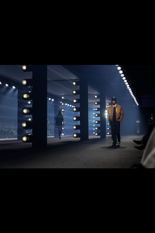 علامة 1886 تقدّم مجموعتها "Capital Affair" في أسبوع الأزياء في الرياض 2025: القوة في الأزياء من منظورٍ جيل المستقبل